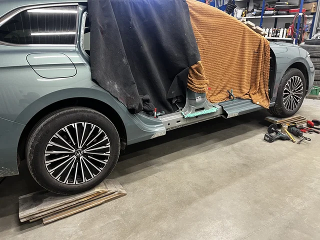 Uste vahetus , osaliselt karp ja kogu külje värv