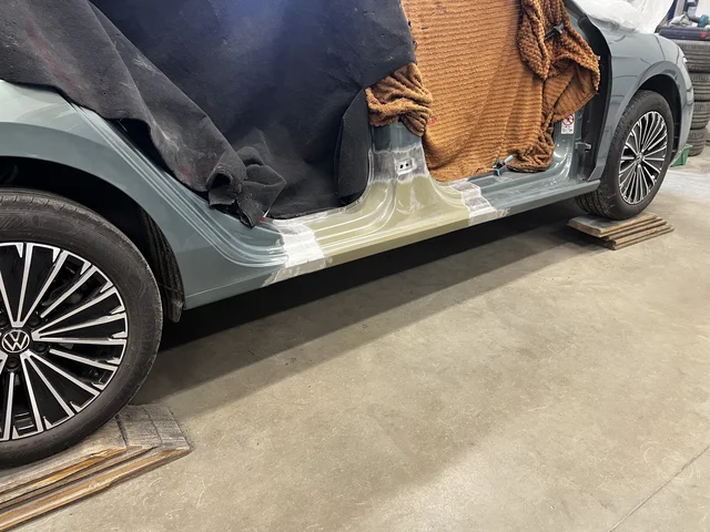 Uste vahetus , osaliselt karp ja kogu külje värv