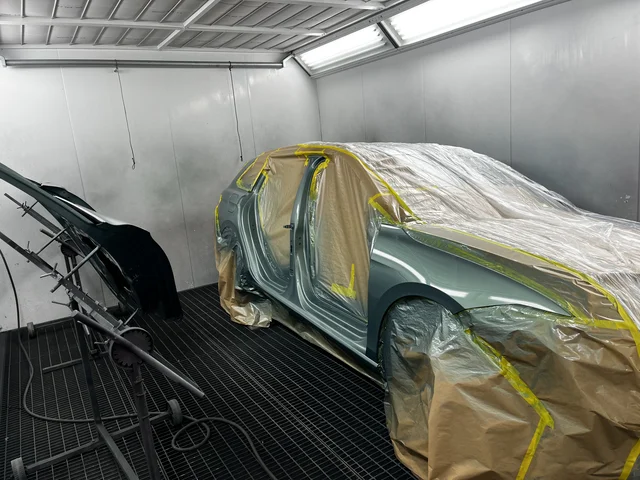 Uste vahetus , osaliselt karp ja kogu külje värv